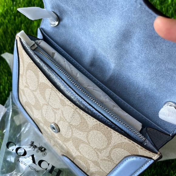 NWT coach Georgie Crossbody In Signature Canvas - Picture 10 of 11